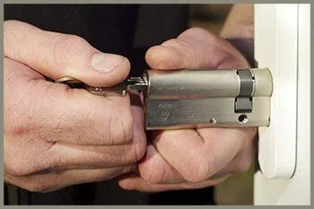 North Lawndale IL Locksmith Store North Lawndale, IL 773-614-4486